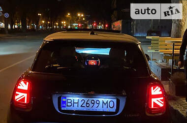 Купе MINI Hatch 2019 в 
