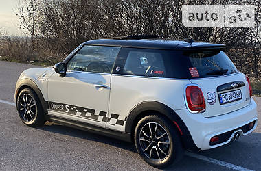 Хетчбек MINI Hatch 2014 в 