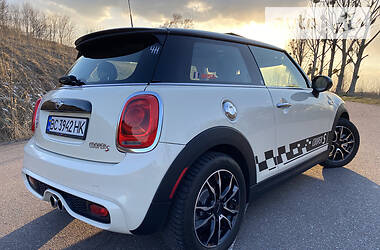 Хетчбек MINI Hatch 2014 в 