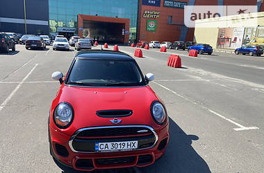 Хэтчбек MINI Hatch 2015 в Киеве