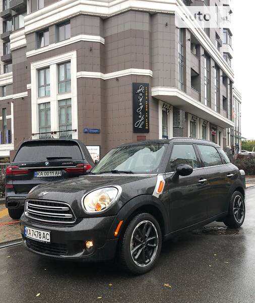 Хэтчбек MINI Hatch 2015 в Киеве