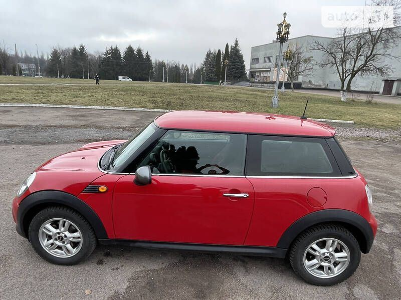 Хэтчбек MINI Hatch 2010 в 