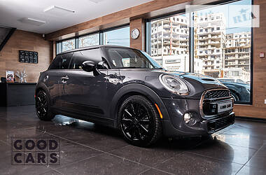 Купе MINI Hatch 2017 в 