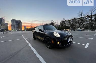 Хэтчбек MINI Hatch 2017 в Киеве