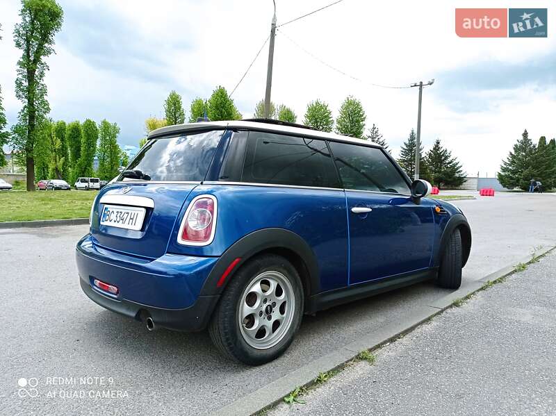 Хэтчбек MINI Hatch 2012 в Львове