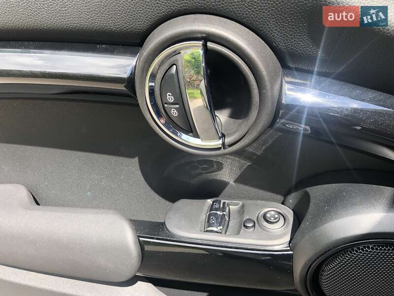 Хэтчбек MINI Hatch 2020 в Киеве