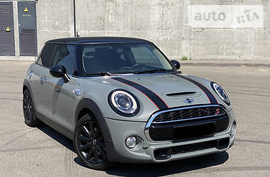 Хэтчбек MINI Hatch 2014 в Киеве