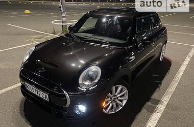 Хэтчбек MINI Hatch 2015 в Киеве