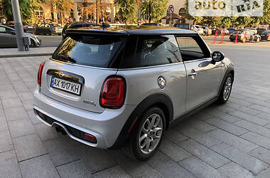 Хэтчбек MINI Hatch 2014 в Киеве