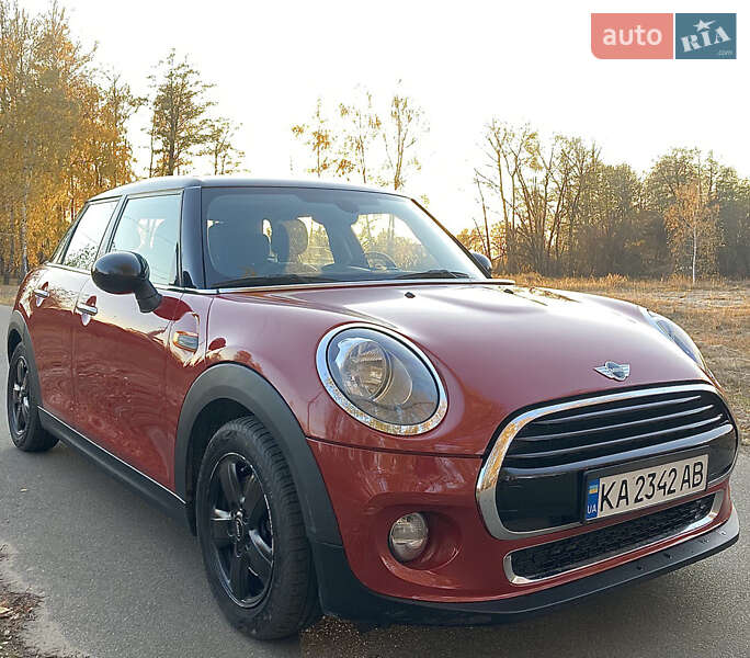 Хэтчбек MINI Hatch 2015 в Киеве