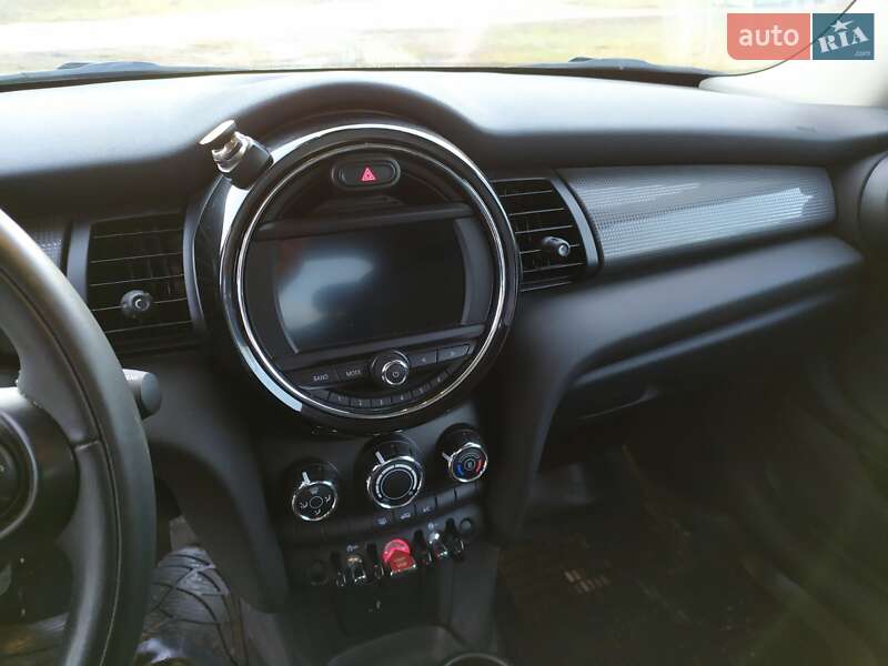 Хетчбек MINI Hatch 2018 в Києві
