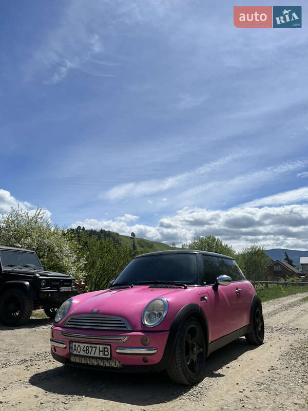 Хэтчбек MINI Hatch 2003 в Черной Тисе