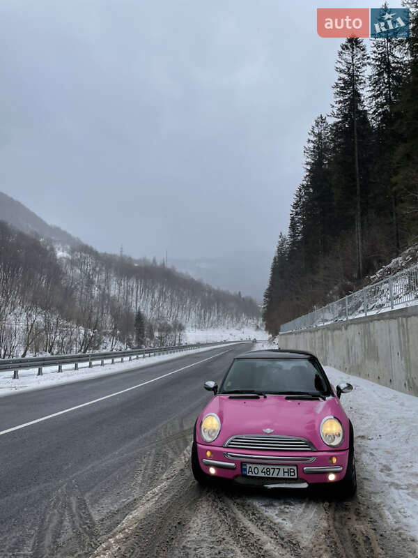 Хэтчбек MINI Hatch 2003 в Черной Тисе