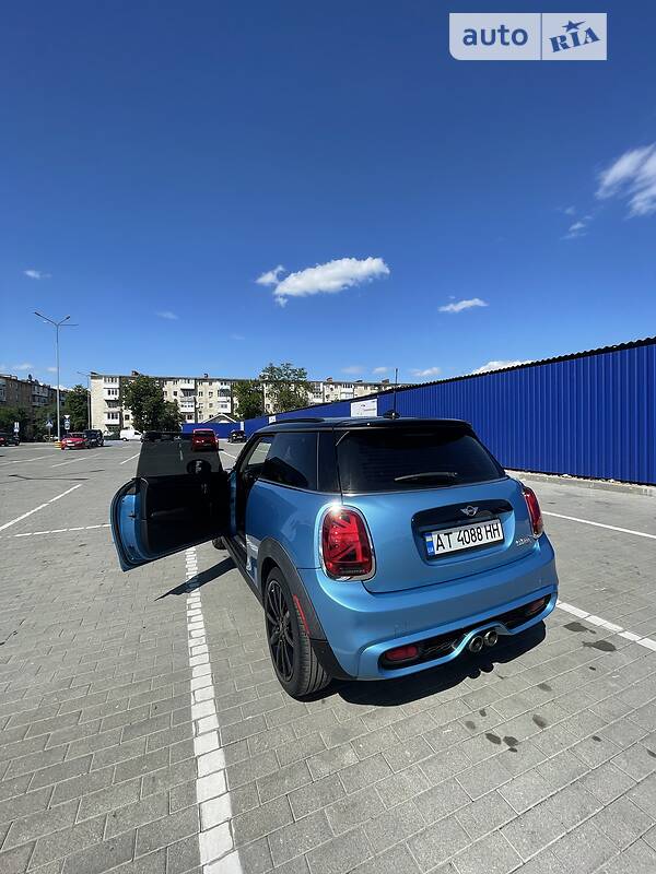 Хэтчбек MINI Hatch 2016 в Ивано-Франковске