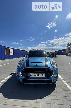 Хэтчбек MINI Hatch 2016 в Ивано-Франковске