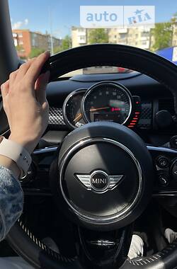 Хэтчбек MINI Hatch 2016 в Ивано-Франковске