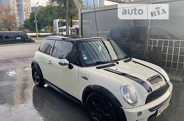 MINI COOPER 2004
