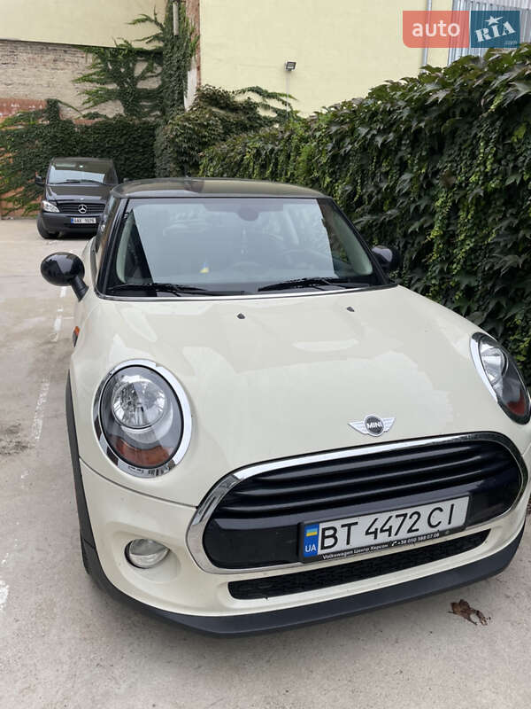 Хэтчбек MINI Hatch 2017 в Ужгороде