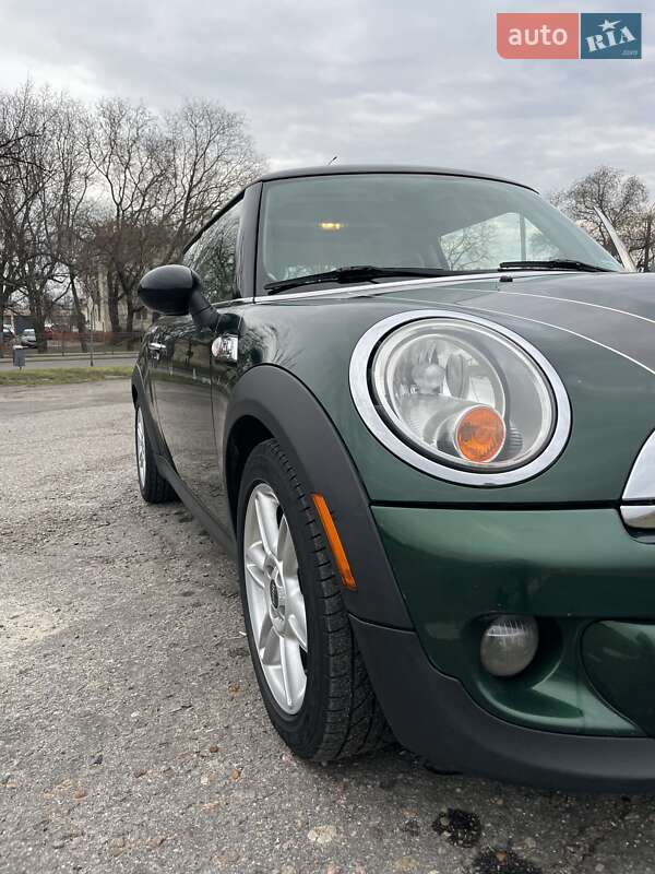 Хетчбек MINI Hatch 2011 в Білгороді-Дністровському