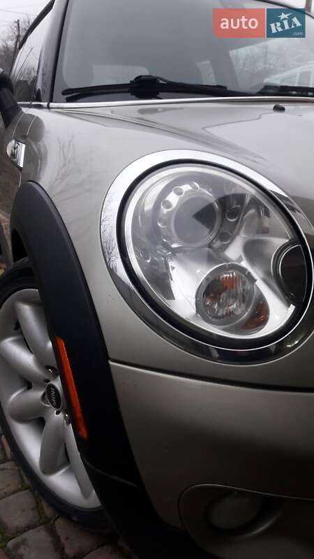Седан MINI Hatch 2008 в Чернівцях