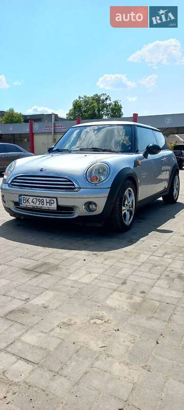 Хэтчбек MINI Hatch 2007 в Дубно