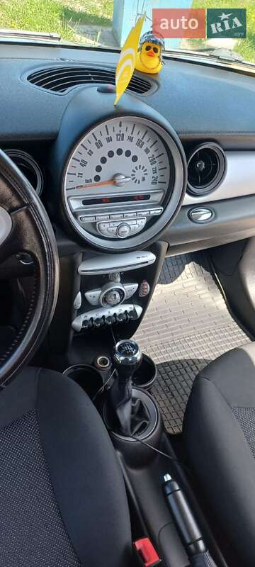 Хэтчбек MINI Hatch 2007 в Дубно