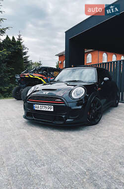 Хетчбек MINI Hatch 2017 в Києві фото Хетчбек MINI Hatch 2017 в Києві