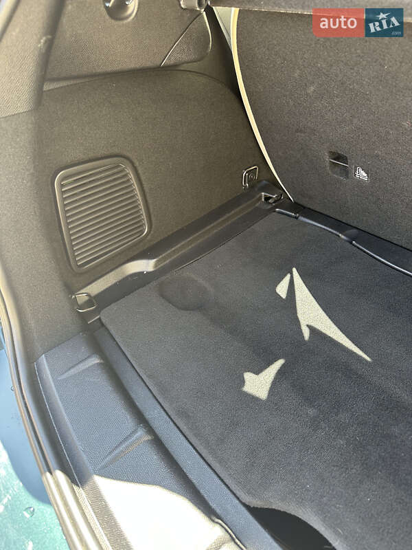 Хетчбек MINI Hatch 2013 в Києві