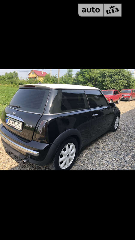 Купе MINI Hatch 2001 в Снятині