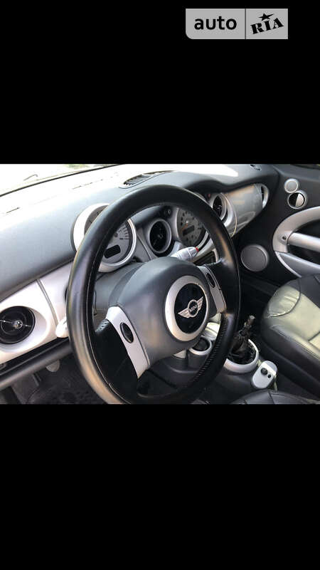 Купе MINI Hatch 2001 в Снятині