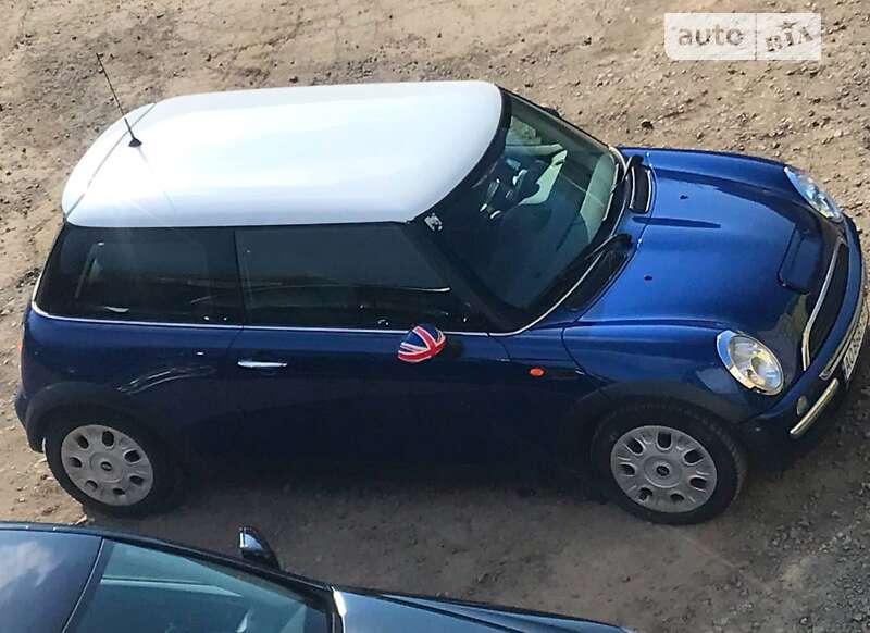 Хэтчбек MINI Hatch 2003 в Ужгороде