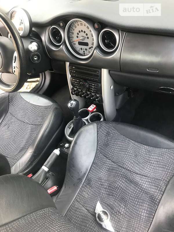 Хэтчбек MINI Hatch 2003 в Ужгороде