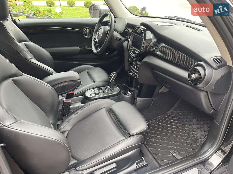 Хетчбек MINI Hatch 2020 в Івано-Франківську