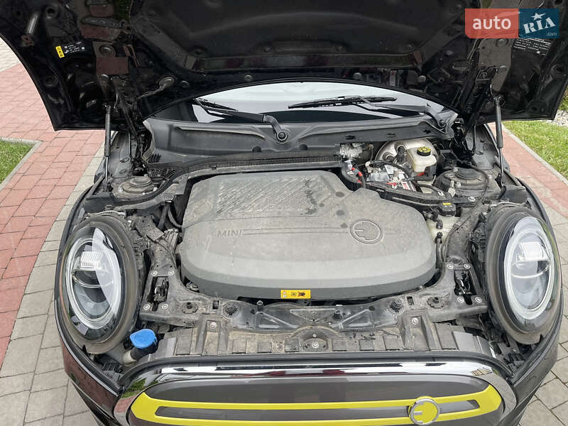 Хетчбек MINI Hatch 2020 в Івано-Франківську