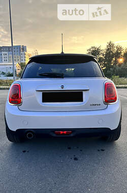Хетчбек MINI Hatch 2014 в 