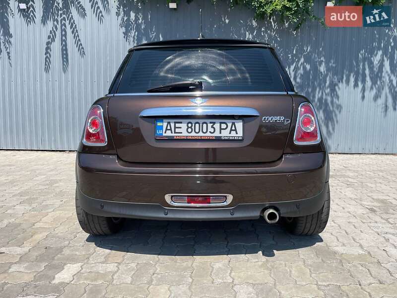 Седан MINI Hatch 2011 в Каменском
