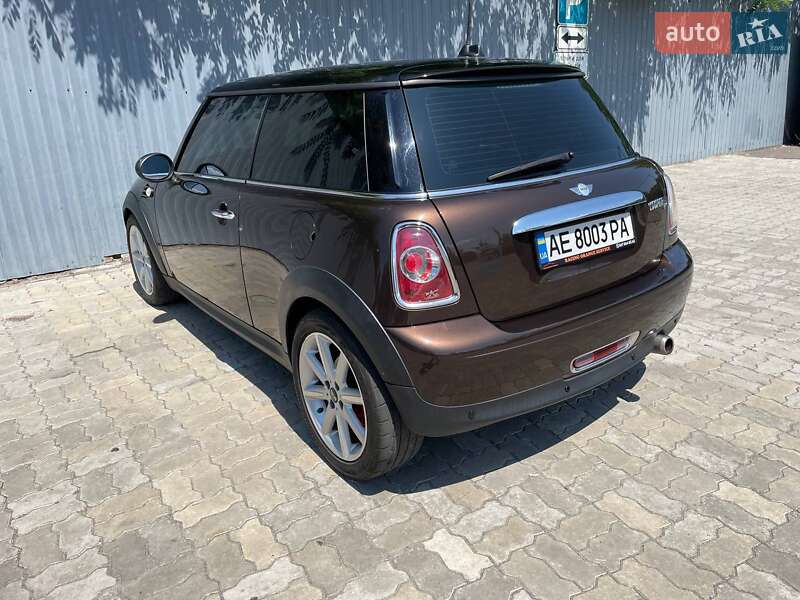 Седан MINI Hatch 2011 в Каменском
