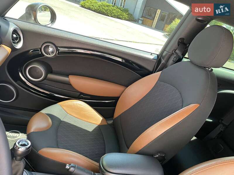 Седан MINI Hatch 2011 в Каменском