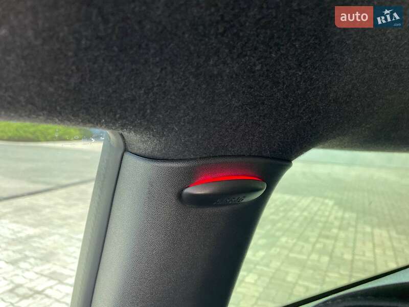 Седан MINI Hatch 2011 в Каменском