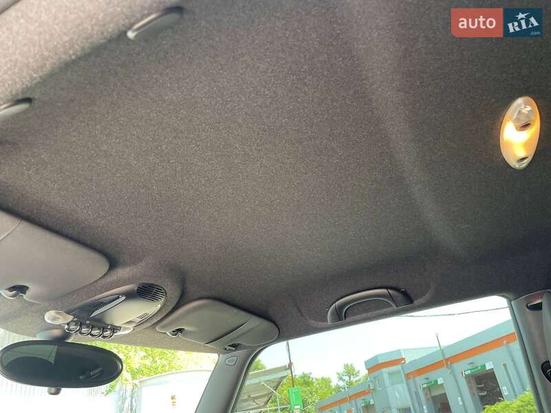 Седан MINI Hatch 2011 в Каменском