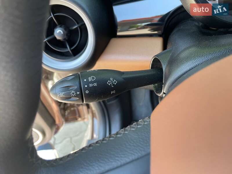 Седан MINI Hatch 2011 в Каменском