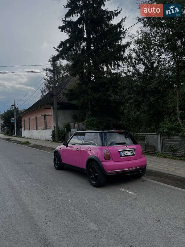 Хэтчбек MINI Hatch 2003 в Черной Тисе