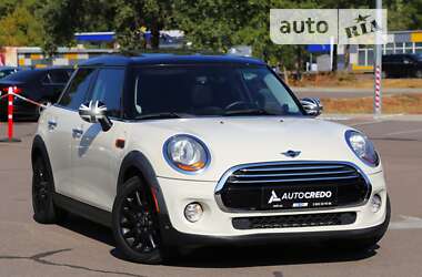 Хэтчбек MINI Hatch 2014 в Киеве