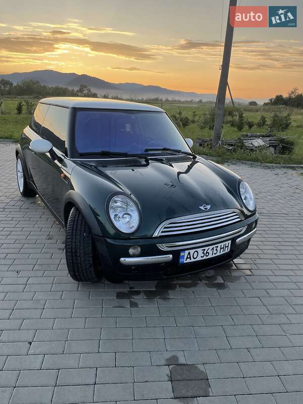 Хетчбек MINI Hatch 2003 в Хусті