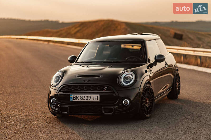 Хетчбек MINI Hatch 2015 в Рівному
