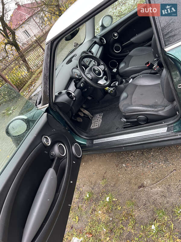 Хэтчбек MINI Hatch 2010 в Теребовле