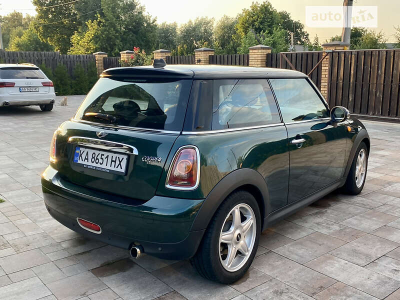 Хэтчбек MINI Hatch 2009 в Киеве