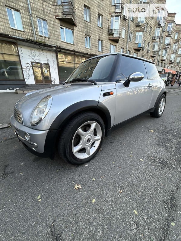Хэтчбек MINI Hatch 2004 в Киеве