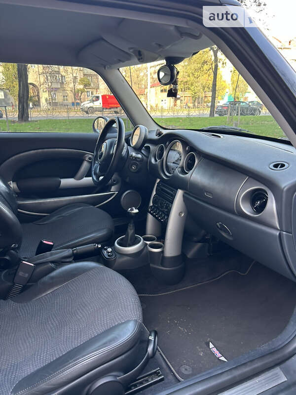 Хэтчбек MINI Hatch 2004 в Киеве