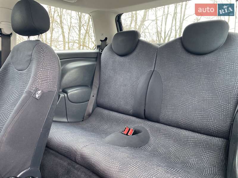 Хетчбек MINI Hatch 2002 в Кривому Розі